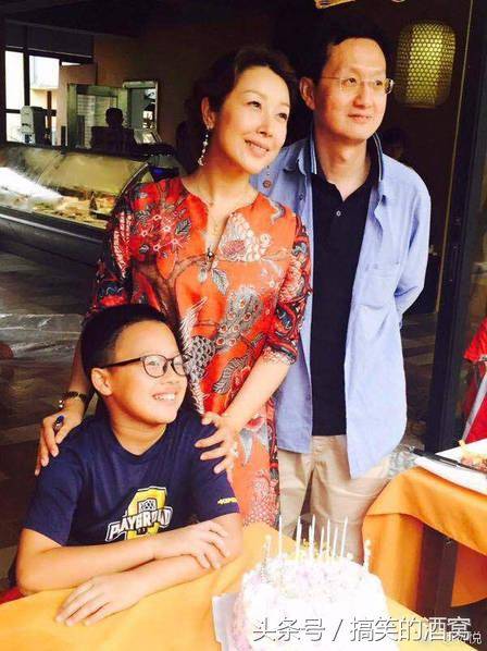 她凭一首歌一夜爆红，如今45岁大变样网友不敢认！