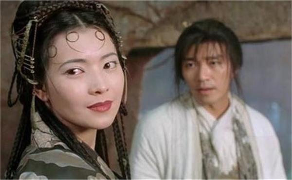 周星驰自行车后座的神秘女人究竟是谁?刘镇伟揭开谜团