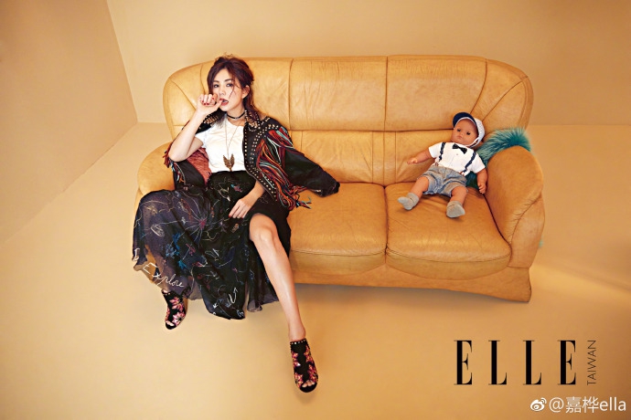 ELLA陈嘉桦产后拍大片 长腿细腰变身辣妈