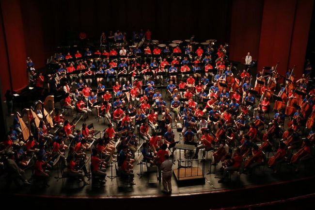 中华青少年交响乐团与美国国家青少年交响乐团首次开展文化交流 并肩演奏《我和你》