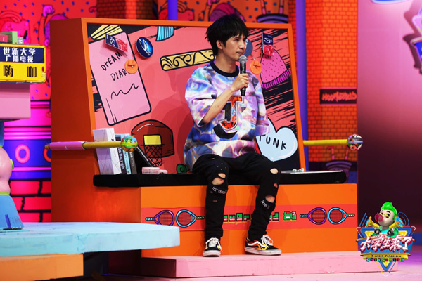 “处女情结”引发口水战,大张伟与鬼鬼吴映洁大PK谁更强