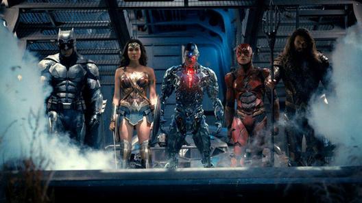《正义联盟》英雄组团暴打反派，万达IMAX燃爽升级