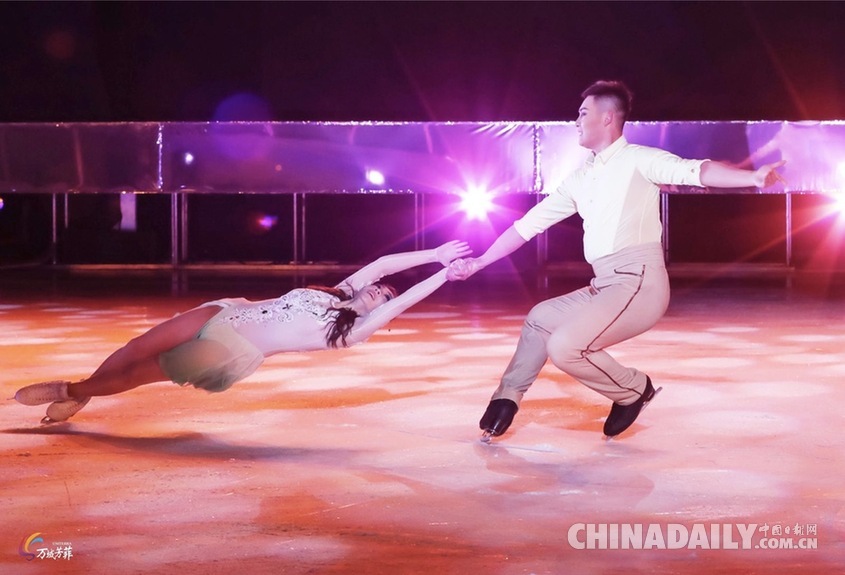 中国首部原创花样滑冰冰上舞剧《南华梦》成功试演