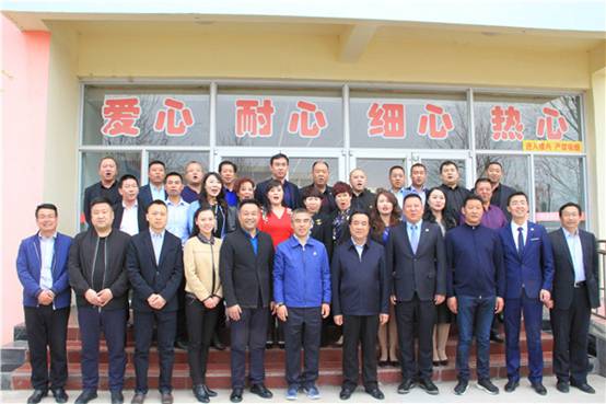 启明公益基金会携手社会各界爱心人士向甘肃省白银市捐赠扶贫物资