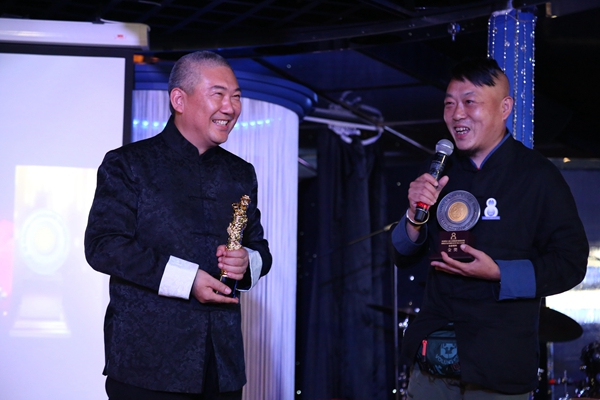 丽星邮轮上的颁奖盛典 中国南海上的视觉盛宴
