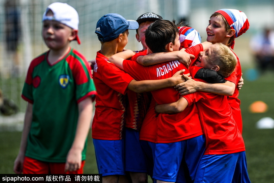 迷你版来预热?俄罗斯举行儿童足球世界杯比拼