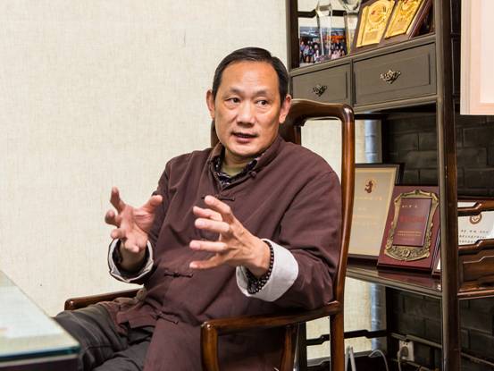 锦绣河山丝相连 千年传承情比肩 ——“丝途·昂扬”考察队走进浣花溪畔蜀锦织绣博物馆
