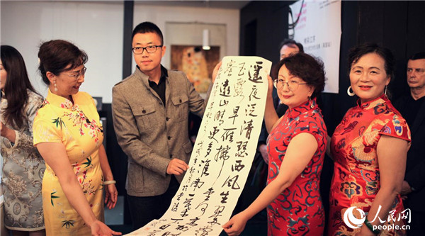 中国丝瓷艺术生活展惊艳英国