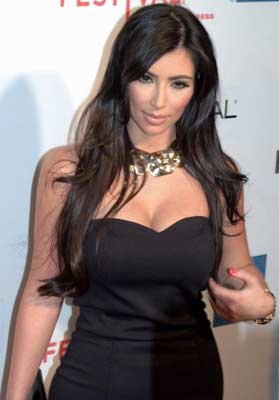 卡戴珊瘦身自曝半裸靓照 引百万追随者围观