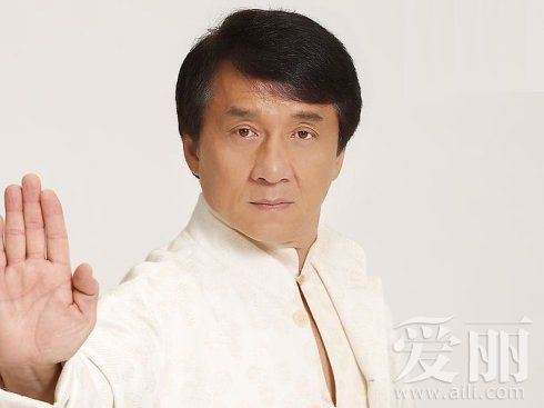 盘点卷入偷情丑闻的明星 成龙赵忠祥全入选