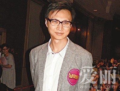 盘点卷入偷情丑闻的明星 成龙赵忠祥全入选