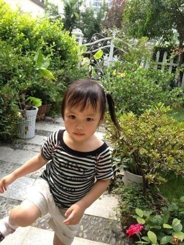 赵薇女儿新发型 海量萌照曝光萌翻网友[图]