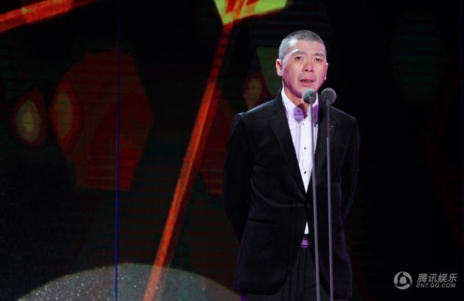 导演协会2012年度表彰 冯小刚情绪激动泪洒现场