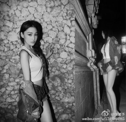 张馨予近照身材性感 气质妩媚(图)