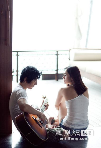 刘芸郑钧今日补办婚礼 晒海滩度假照(图)
