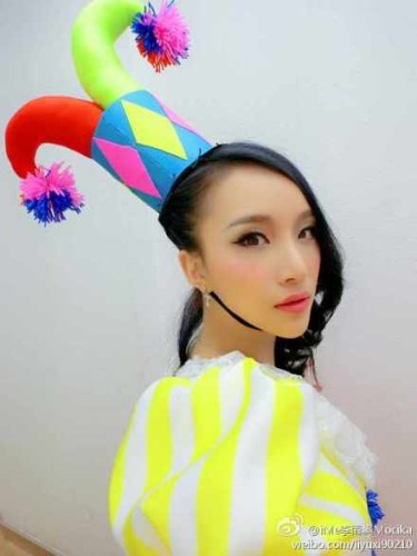 前快女整容成畸形锥子脸 网友惊呆(图)