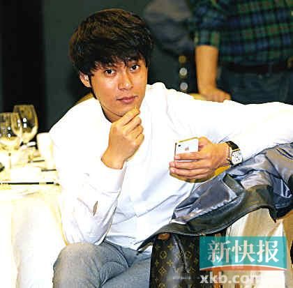 传刘晓庆赴美结婚 “新郎”发微博辟谣