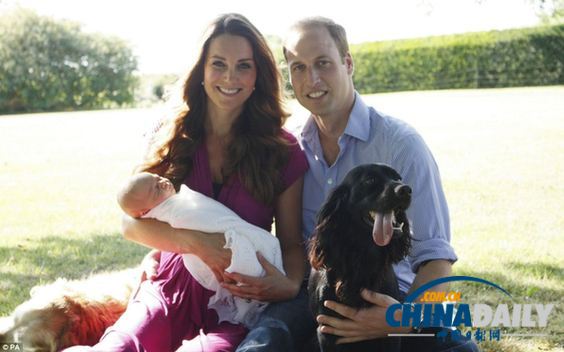 英国公布小王子首张官方照片 威廉王子谈育儿经