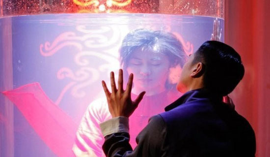 荧屏重口味瞬间：文章扮女仆 《还珠》吻戏泛滥