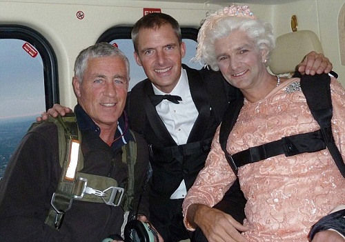 英国特技演员跳伞身亡 伦敦奥运会曾扮007