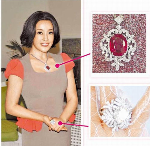 刘晓庆婚戒要价数百万 婚宴席开8桌