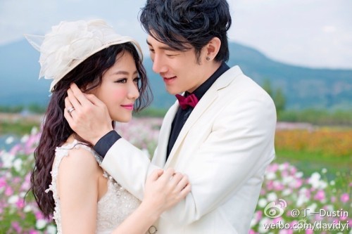 白冰曝婚纱照宣布结婚 老公为新晋男模