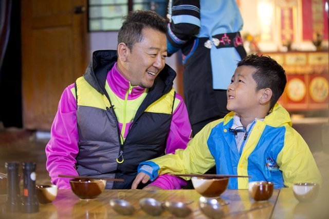 郭涛田亮笑谈“孩子的绯闻” 称五家更像一家人