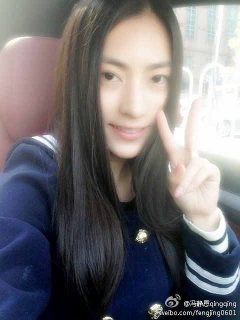 揭李亚鹏新欢身份 冯静恩私照曝光:容貌清纯可人(图)