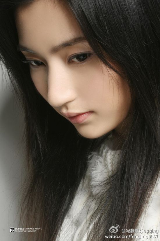 揭李亚鹏新欢身份 冯静恩私照曝光:容貌清纯可人(图)