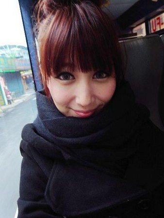 金马奖女礼宾意外走红 网友赞“身材凶猛”（图）