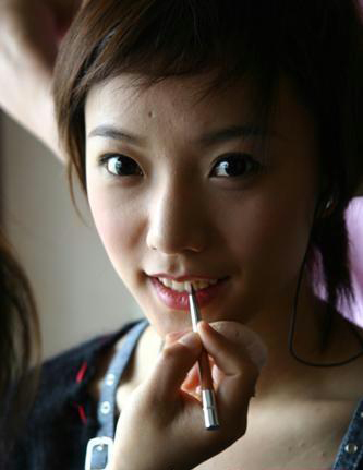 范爷杨幂谢娜盘点女神素颜囧照