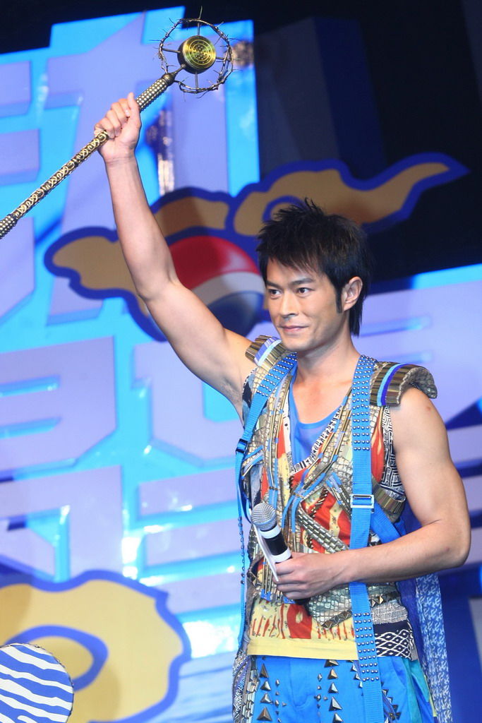 王力宏硕士刘德华初中成龙小学 港台明星学历揭秘(图)