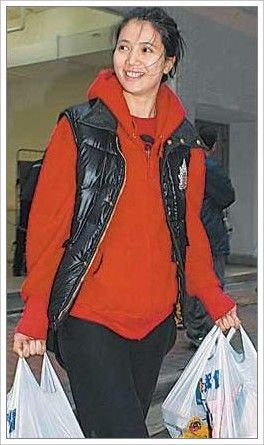 胡杏儿李湘萧淑慎水桶腰女星似大妈(图)