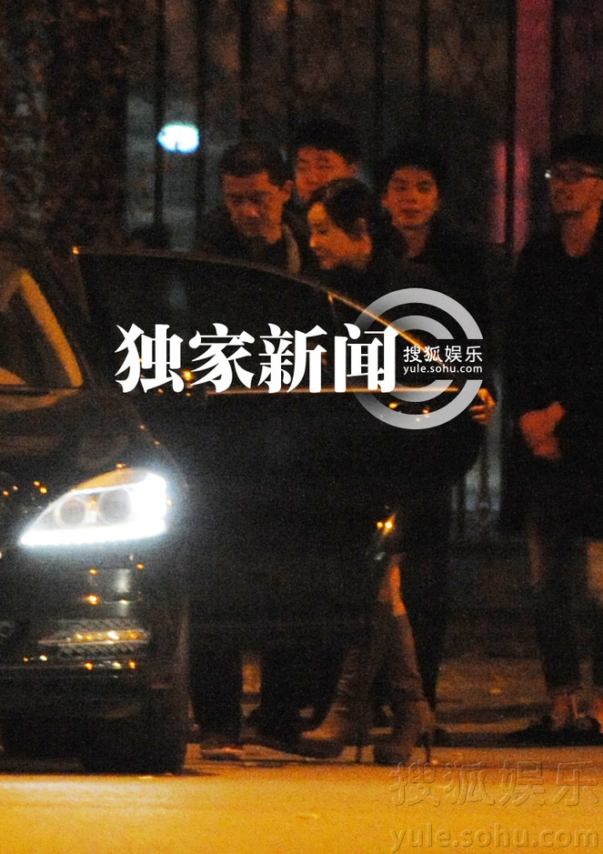 李亚鹏携女友人泡吧同返别墅 疑正牌“新欢”曝光