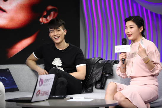 粉丝提问引欧豪回忆淘气童年