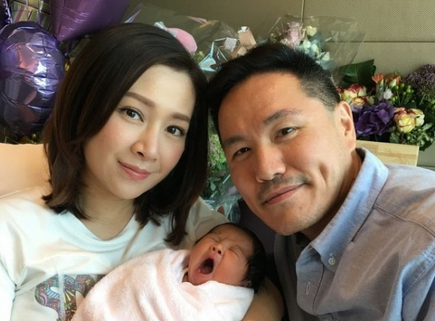 张柏芝探望关心妍 送亲手画网友重点都在谢小帅哥们身上
