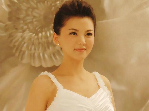 原来娱乐圈内竟然有那么多官衔赫赫的女明星 而她更是军衔少将！