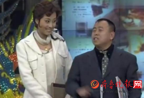 黑妹，她是春晚红人，名气不输蔡明，二婚后隐退相夫教子