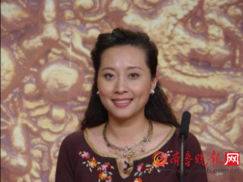 黑妹，她是春晚红人，名气不输蔡明，二婚后隐退相夫教子
