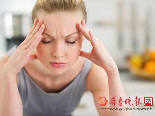 杨幂颈部前倾 原来娜扎陈伟霆霉霉都是她的病友
