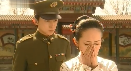 男神穿上军装什么样？看看苏可就知道