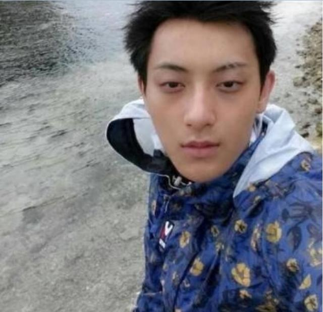 小鲜肉素颜照公开谁最惊人？他的颜值杠杠的