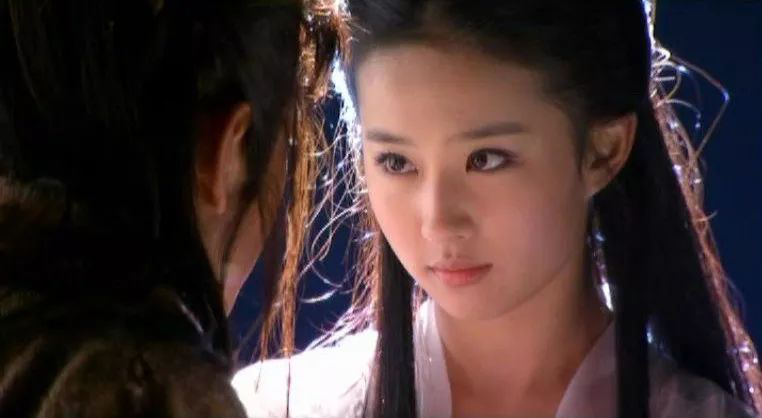 十五年过去，刘亦菲在你心里依然是那个温温柔柔的东方少女吗
