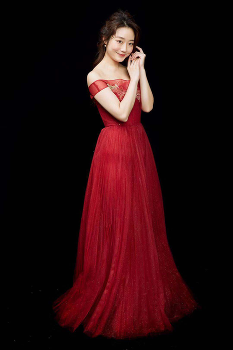 马燕燕夺冠“时尚全明星”