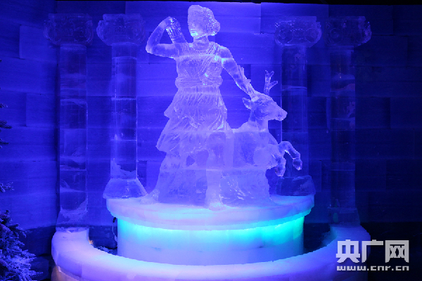 《冰雪奇缘》主题冰雕展在京开幕 带小朋友进入魔法世界
