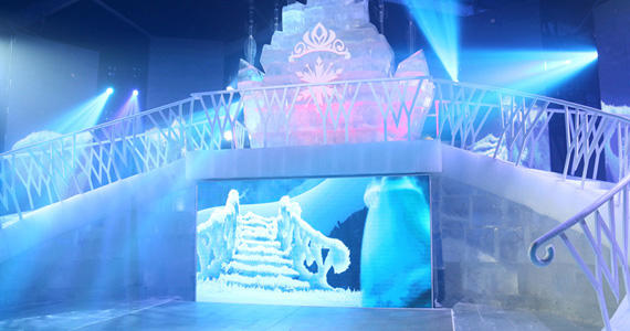 《冰雪奇缘》主题冰雕展在京开幕 带小朋友进入魔法世界