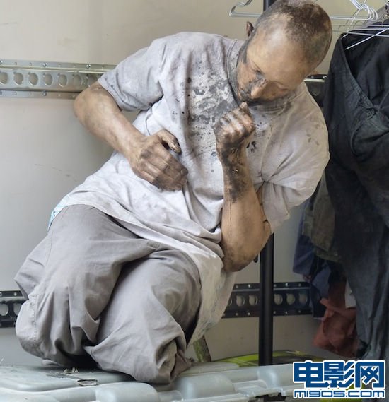 《僵尸世界大战》费城热拍 “主角”僵尸曝光