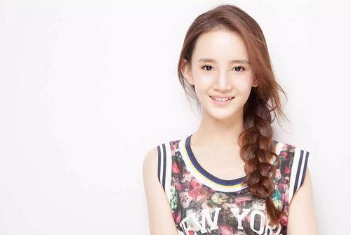 说到新疆美女不要只想到娜扎热巴佟丽娅 还有她们仨