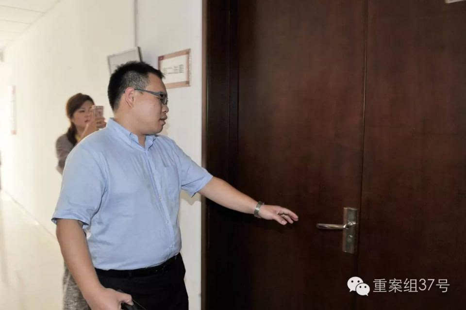 王宝强要求法院强制马蓉交出儿女:别耽误上学