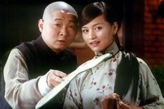 他因饰演太监三德子而出名 妻子漂亮婚姻幸福